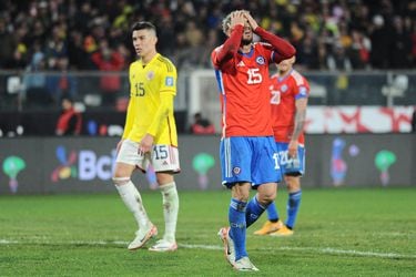 En caída libre: la Roja suma su peor ranking FIFA de los últimos 14 años