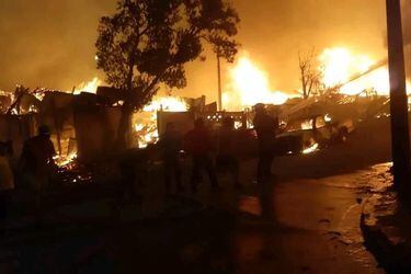 Ordenan evacuación total de Purén por incendio forestal:  hay un fallecido y estiman en más de 100 las viviendas quemadas