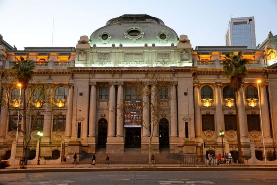 La emperrada [artículo] - Biblioteca Nacional Digital de Chile