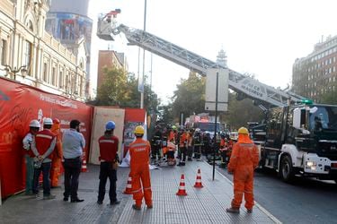 Persona cae a un pozo de 20 Metros en el centro de la Capital