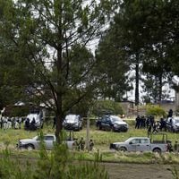 Enfrentamiento entre la policía y grupo armado deja 10 muertos en municipio mexicano