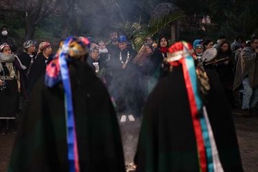 Encuesta CEP: un 70% de los mapuche está en contra de que se establezca un “estado independiente” y el 59% no justifica el uso de la fuerza para reclamar tierras