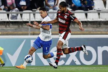 Fernando Zampedri liderará el ataque de la UC ante Flamengo, en el estadio Maracaná.