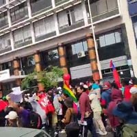 Extranjeros realizan multitudinaria marcha por notificación de desalojo en Antofagasta