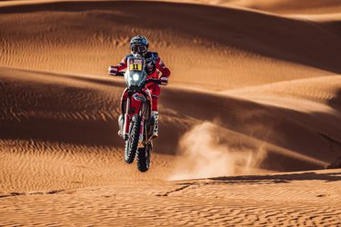 José Ignacio Cornejo ganó su segunda etapa en el rally Dakar 2022 e ingresó al top 10 de la clasificación general de las motos.