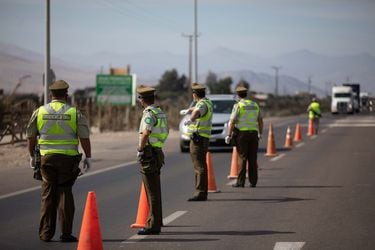 Para liberar personal para seguridad pública: Carabineros ya no tendrá función de escoltar camiones con sobrecarga en rutas del país