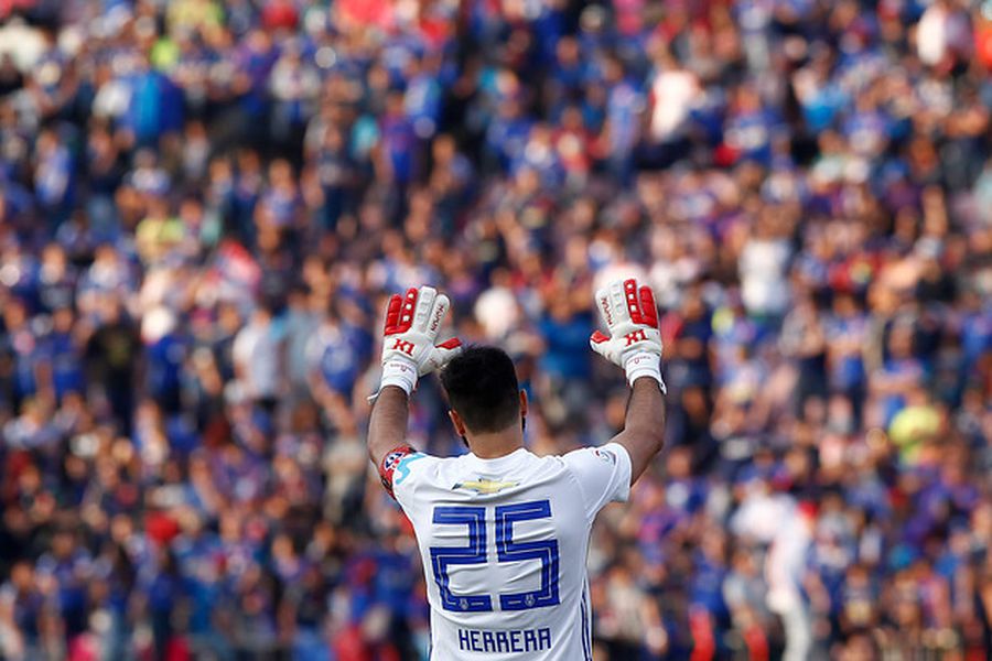 Johnny Herrera se retira del fútbol profesional.