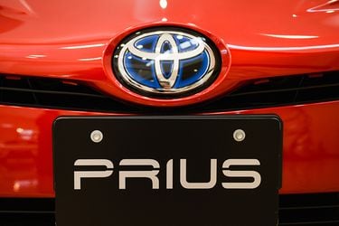 Making of the Toyota Motor Prius at the Automakers Tsutsumi Factory