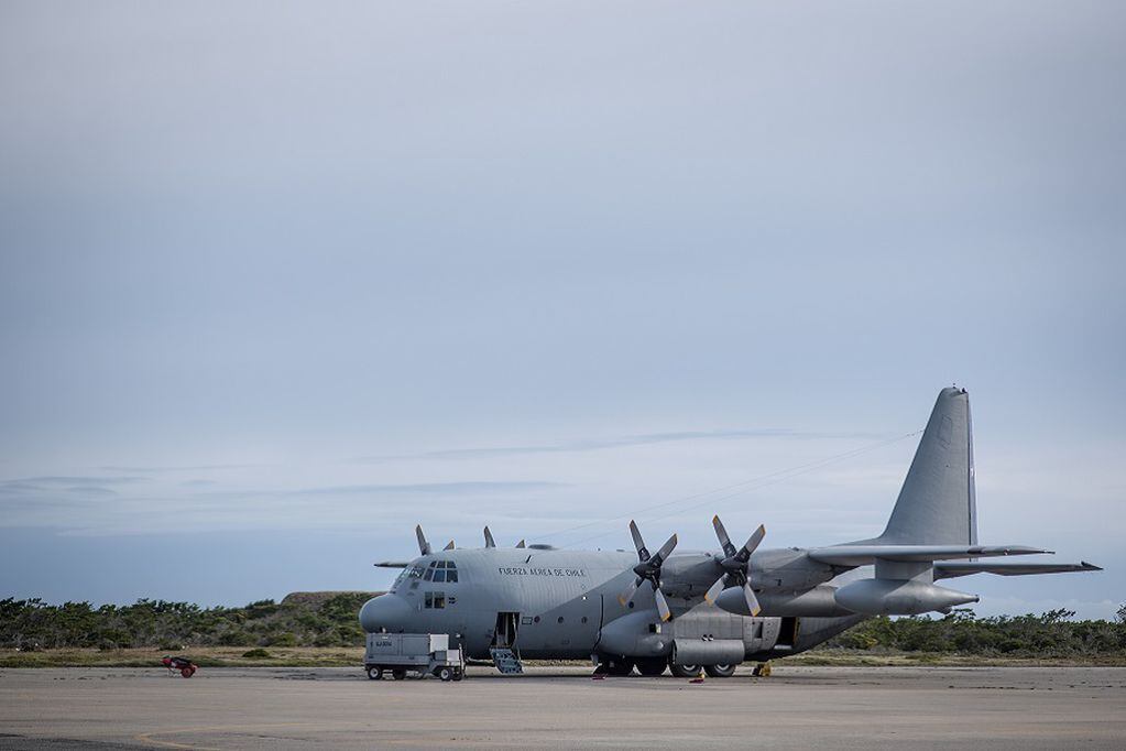 11 de Diciembre de 2019/PUNTA ARENAS 
Un avión Hercules c-130 en la base aérea Mar de drake de Punta Arenas, comienzan las labores de búsqueda del avión Hercules C-13O siniestrado el pasado lunes que se dirigía hacia la base Aérea Antártica desde Punta Arenas 
FOTO:JOEL ESTAY/AGENCIAUNO