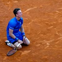 Se derrumbó en pleno partido: el momento en que Jiri Lehecka debió retirarse por lesión en semifinales del Masters de Madrid
