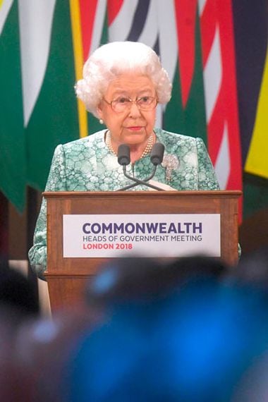 Reina Isabel II pide a jefes de Estado de Commonwealth que escojan al  príncipe Carlos como su sucesor - La Tercera