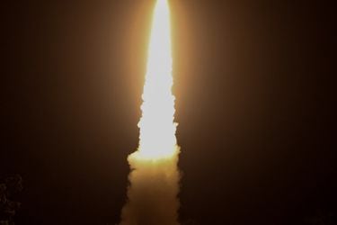 La NASA lanza el primer cohete comercial fuera de Estados Unidos
