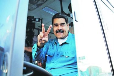 Venezuela's President Nicolas Maduro gestur (42193869)