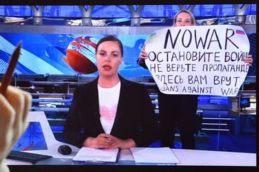 Periodistas rusos se rebelan contra la guerra: ola de renuncias golpean a la TV estatal