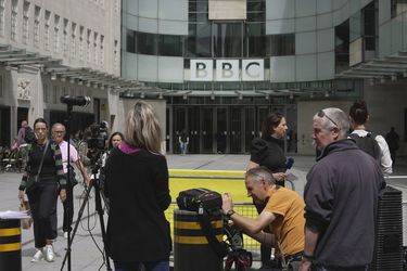 Escándalo en la BBC: rostro fue suspendido por pagar a un menor por fotos sexuales