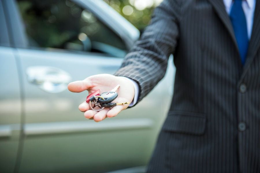 zero-dollar-future-car-keys-handing