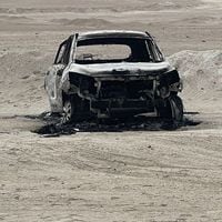 Dos cuerpos y un auto calcinado: el enigmático hallazgo que investiga la fiscalía en Antofagasta