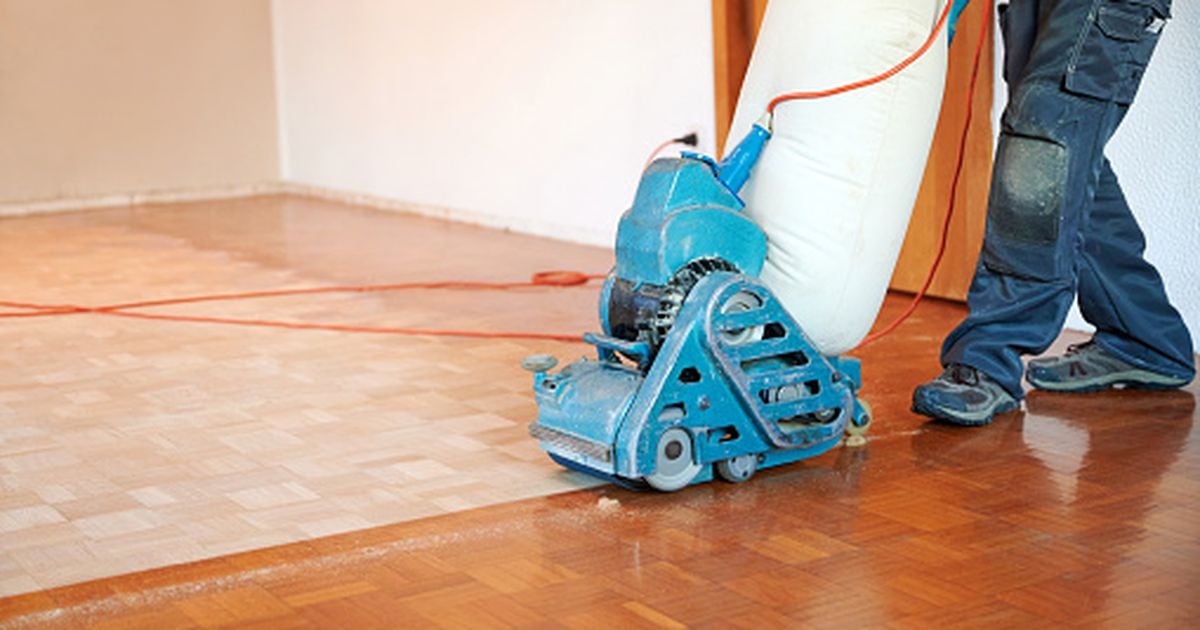 Cómo limpiar el suelo laminado fácilmente (y sin estropearlo) en