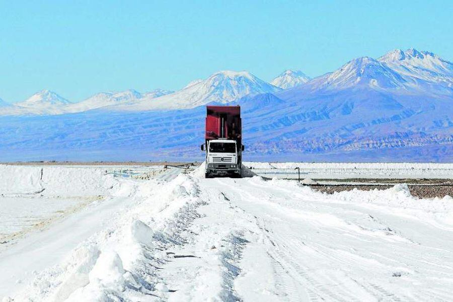 Fin al sueño de industrializar el litio chileno: se retira la última empresa que buscaba darle valor al mineral - La Tercera