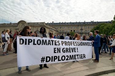 Diplomáticos franceses en huelga: movimiento inédito para protestar contra las reformas de Macron al servicio público