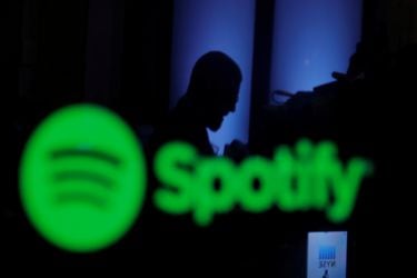 Spotify anota ingresos sobre lo esperado en primer trimestre, pero prevé caída en usuarios por suspensión del servicio en Rusia