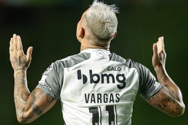 Edu Vargas le anotó dos goles a Fluminense.