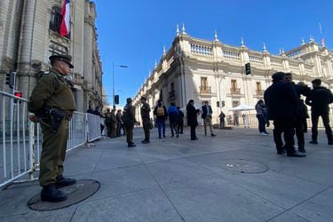 Réplicas de la vandalización a La Moneda: refuerzan perímetro de seguridad con 200 carabineros tras ataque en romería