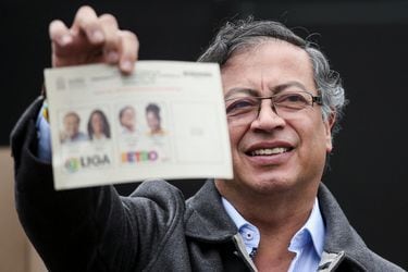 Primeros efectos políticos del triunfo de Petro en Colombia: anuncia reapertura de frontera con Venezuela y oposición debate dejar atrás figura de Uribe