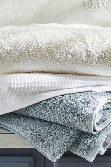 Con qué frecuencia debes lavar tu toalla y cuáles son los peligros de no  hacerlo seguido - BBC News Mundo