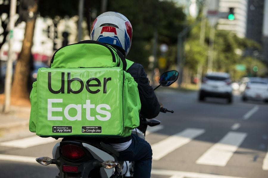 Uber Eats anuncia su salida de Argentina y se suma a larga lista de  empresas que tomaron el mismo camino - La Tercera