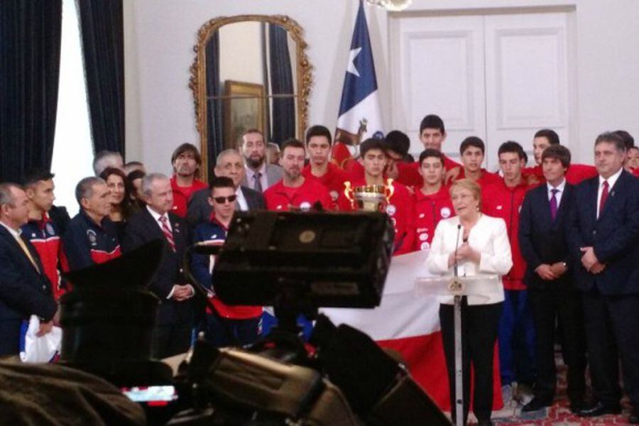 Bachelet y deportistas