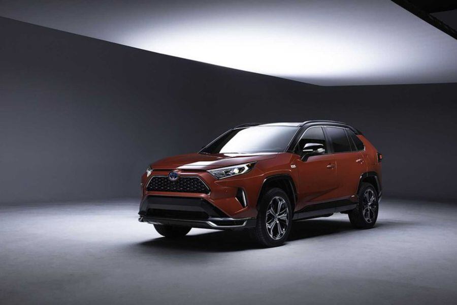Toyota-RAV4-PHEV-2021-1-930x523