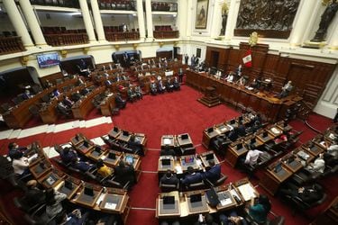 Congreso peruano votará este martes posible adelanto de la elección presidencial para el 2023