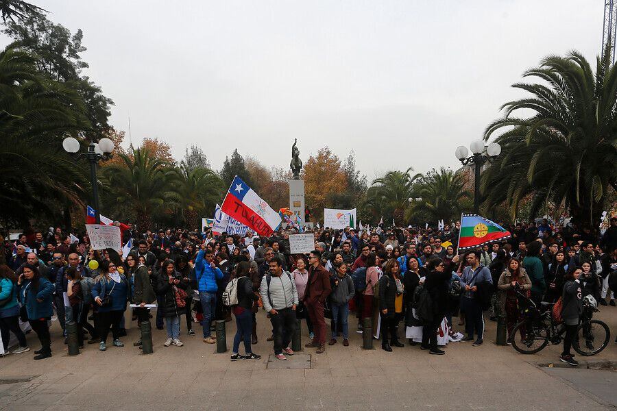 Colegio de Profesores realiza marcha nacional en el cuarto dia de Paro Docente