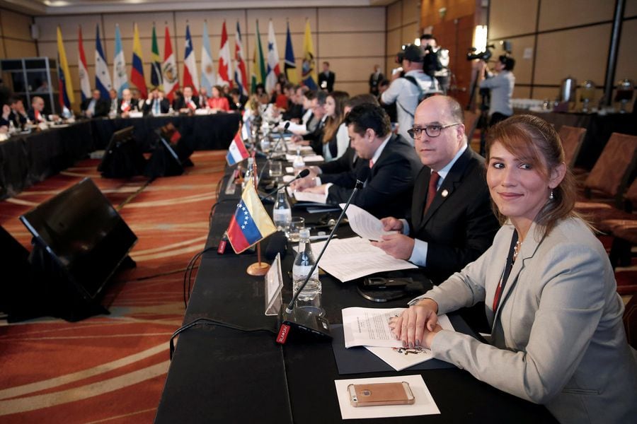 Lima Group leaders hold a meeting in Santiago