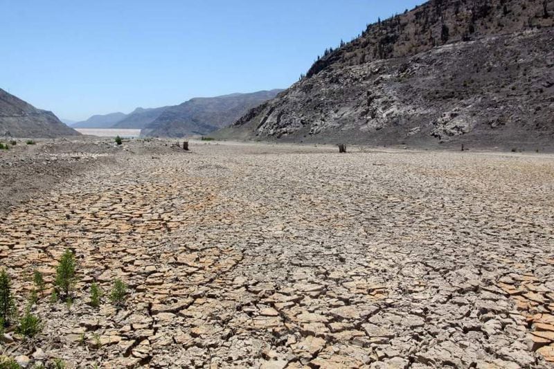La megasequía en Chile cumplió diez años. Olas de calor, falta de precipitaciones y mal uso de las aguas son las principales causas.