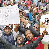 Masivas protestas contra Mugabe