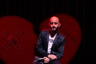 Basta de Amores de Mierda: el espectáculo que trae al escritor argentino El Pela