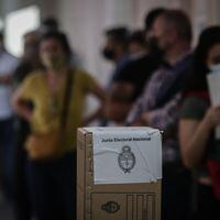 “Vota bronca” aumenta en Argentina y enciende alarmas bajo la sombra de crisis de 2001