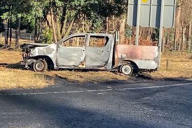 La Araucanía: encapuchados intimidan a conductor y queman su camioneta en la Ruta 5 Sur