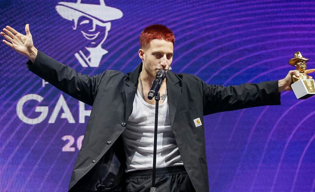 El rapero se corona en los Premios Gardel.