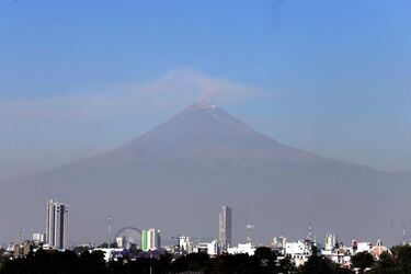 México eleva a amarillo fase 3 la alerta por actividad de volcán Popocatépetl