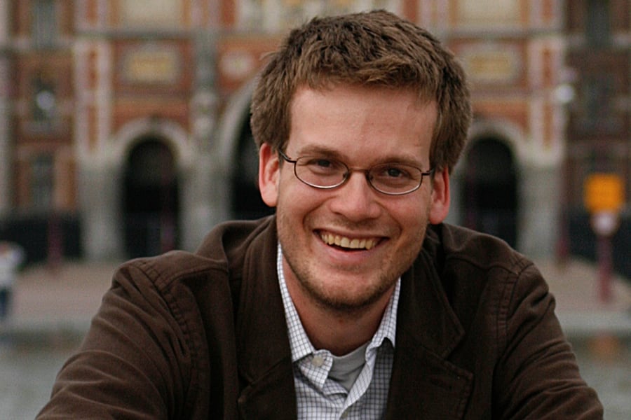 Mil veces hasta siempre, la nueva novela de John Green, llega librerías
