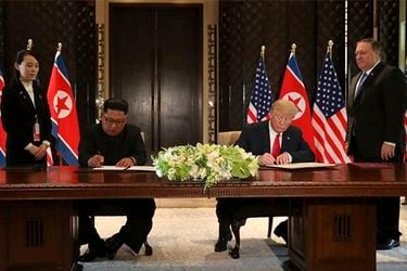 Momento en que ambos líderes mundiales firman un acuerdo que "va a suponer un gran cambio"