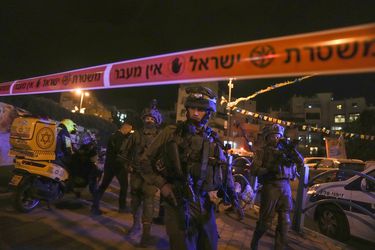 Mueren al menos tres israelíes en ataque a puñaladas cerca de Tel Aviv