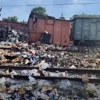 Un misil ruso impactó un tren cargado con alimentos