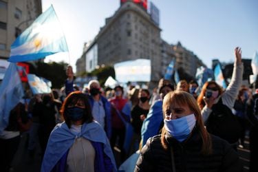 De Macri a Lavín y Alessandri: Los acercamientos entre autoridades chilenas y argentinas para el manejo de la pandemia