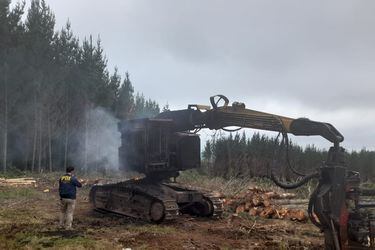 Nuevo ataque en La Araucanía: desconocidos queman tres máquinas forestales en Lautaro
