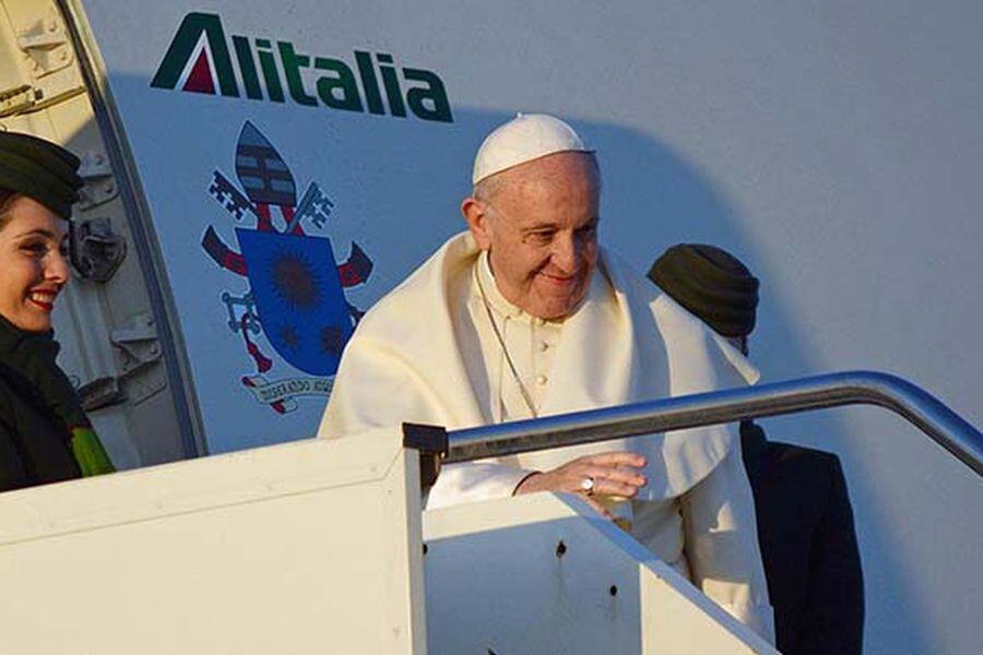 El papa Francisco emprende su viaje a Chile y Perú