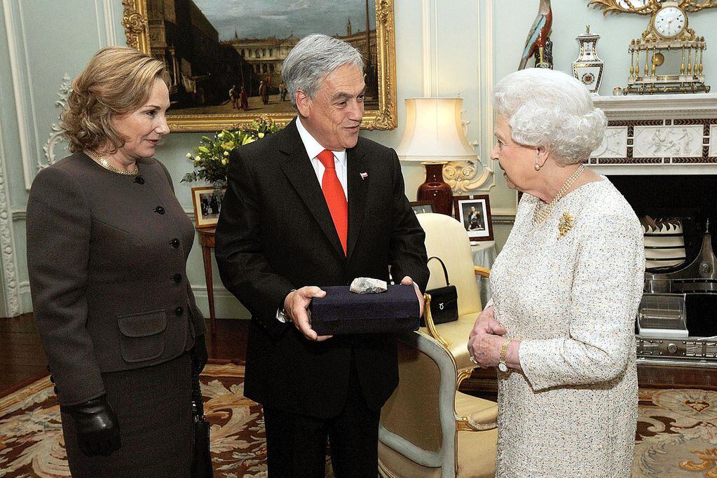 Piñera y la reina Isabel II
